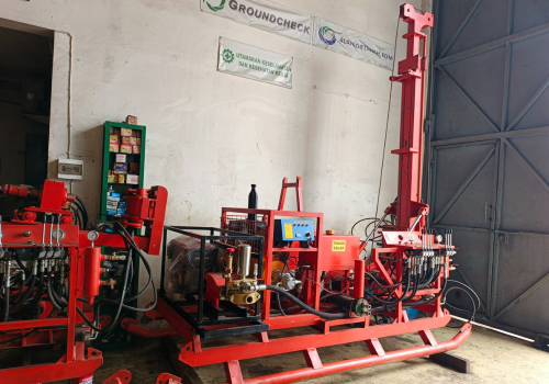 Read more about the article Mesin Bor Jacro dan Fungsinya Dalam Eksplorasi Pertambangan